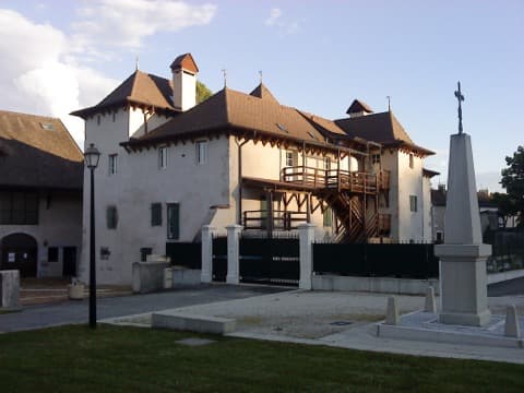 Couvreur Grilly