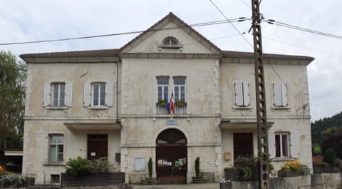 Couvreur Le Poizat-Lalleyriat