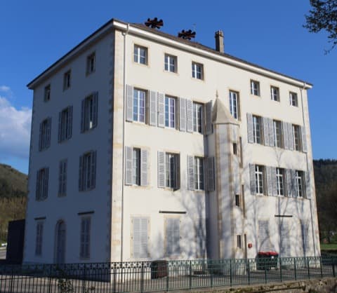Couvreur Montréal-la-Cluse