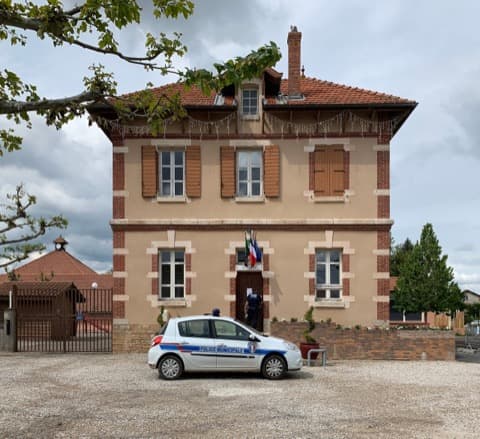 Couvreur Tramoyes